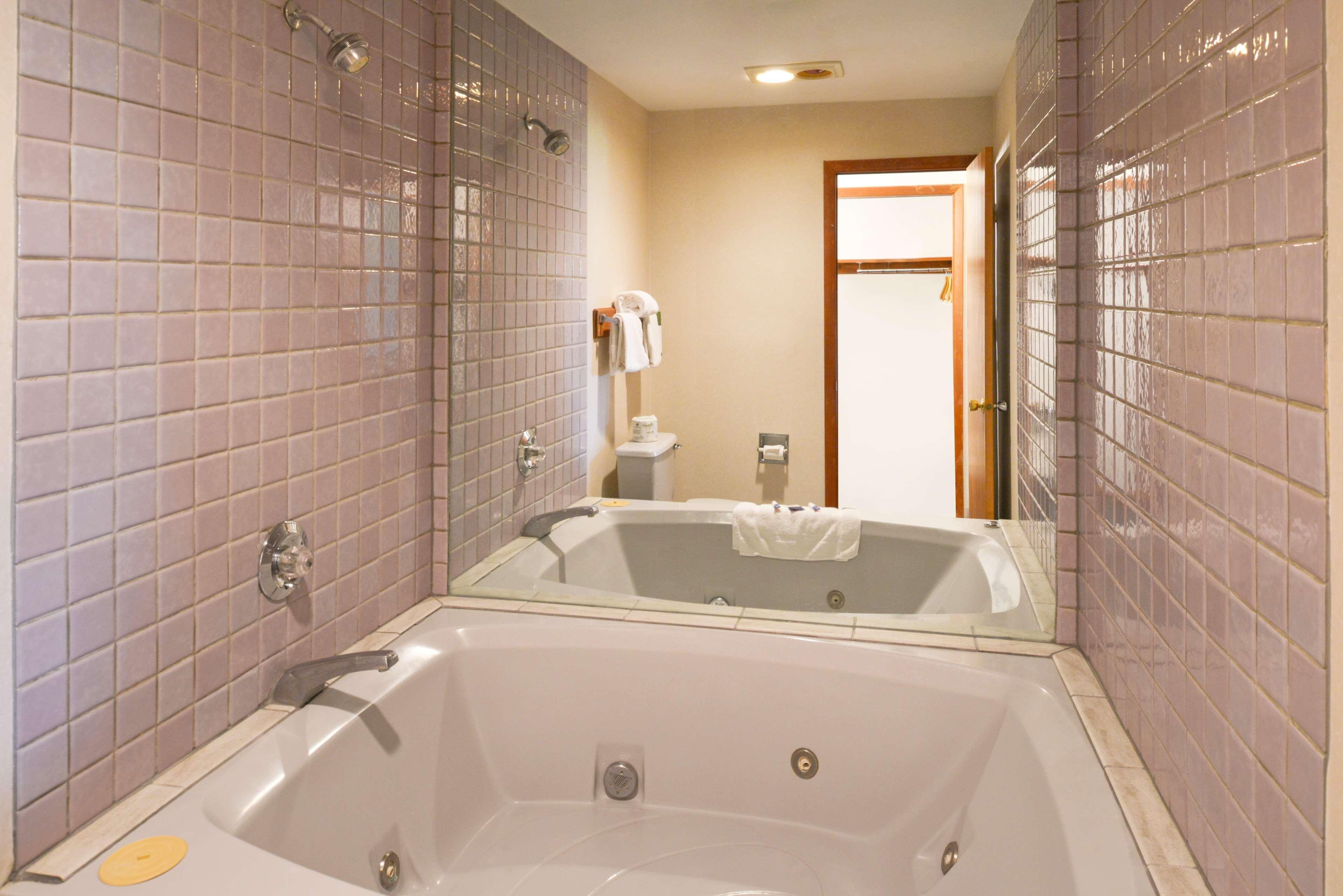 Americas Best Value Inn Plattsburgh Extérieur photo