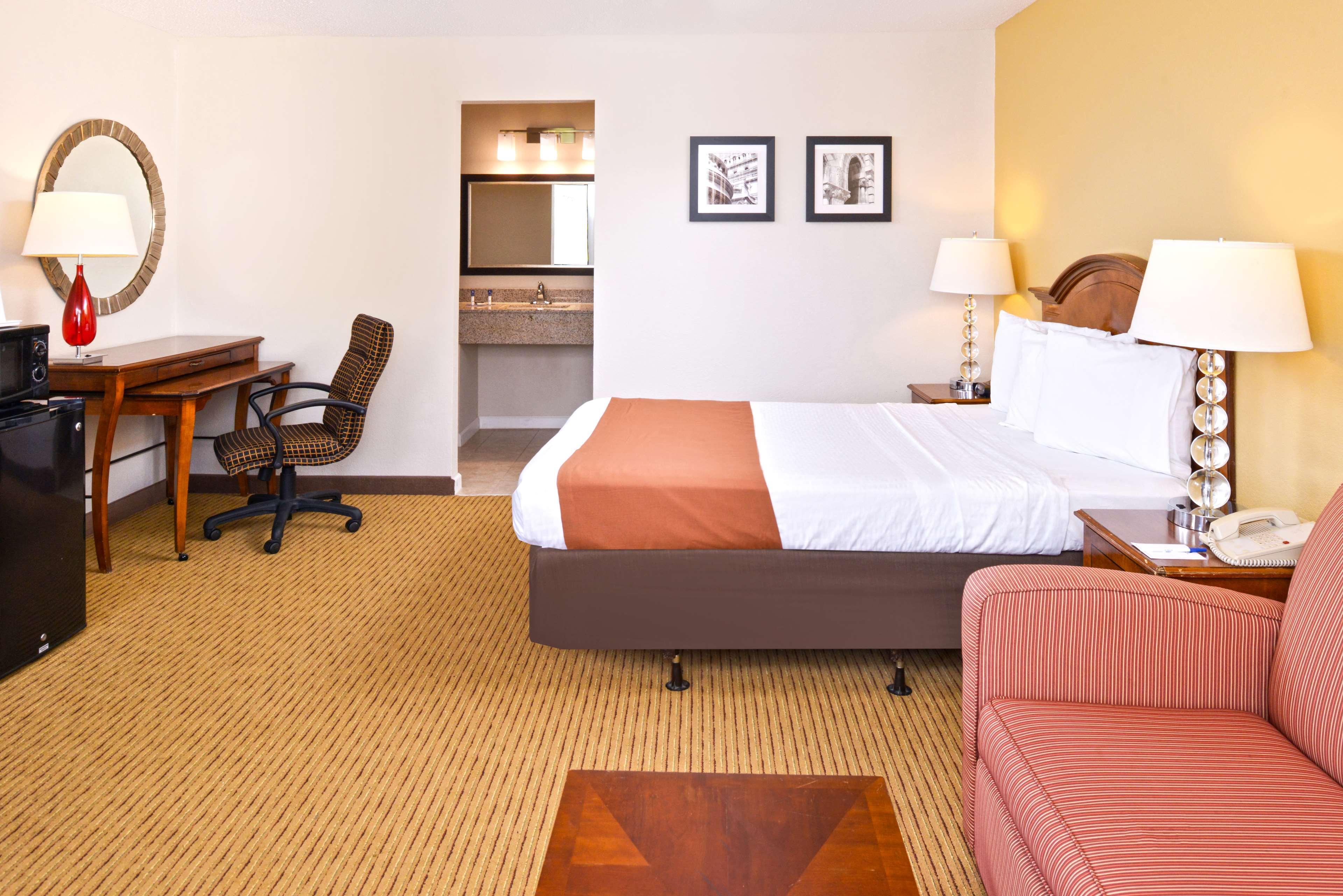 Americas Best Value Inn Plattsburgh Extérieur photo