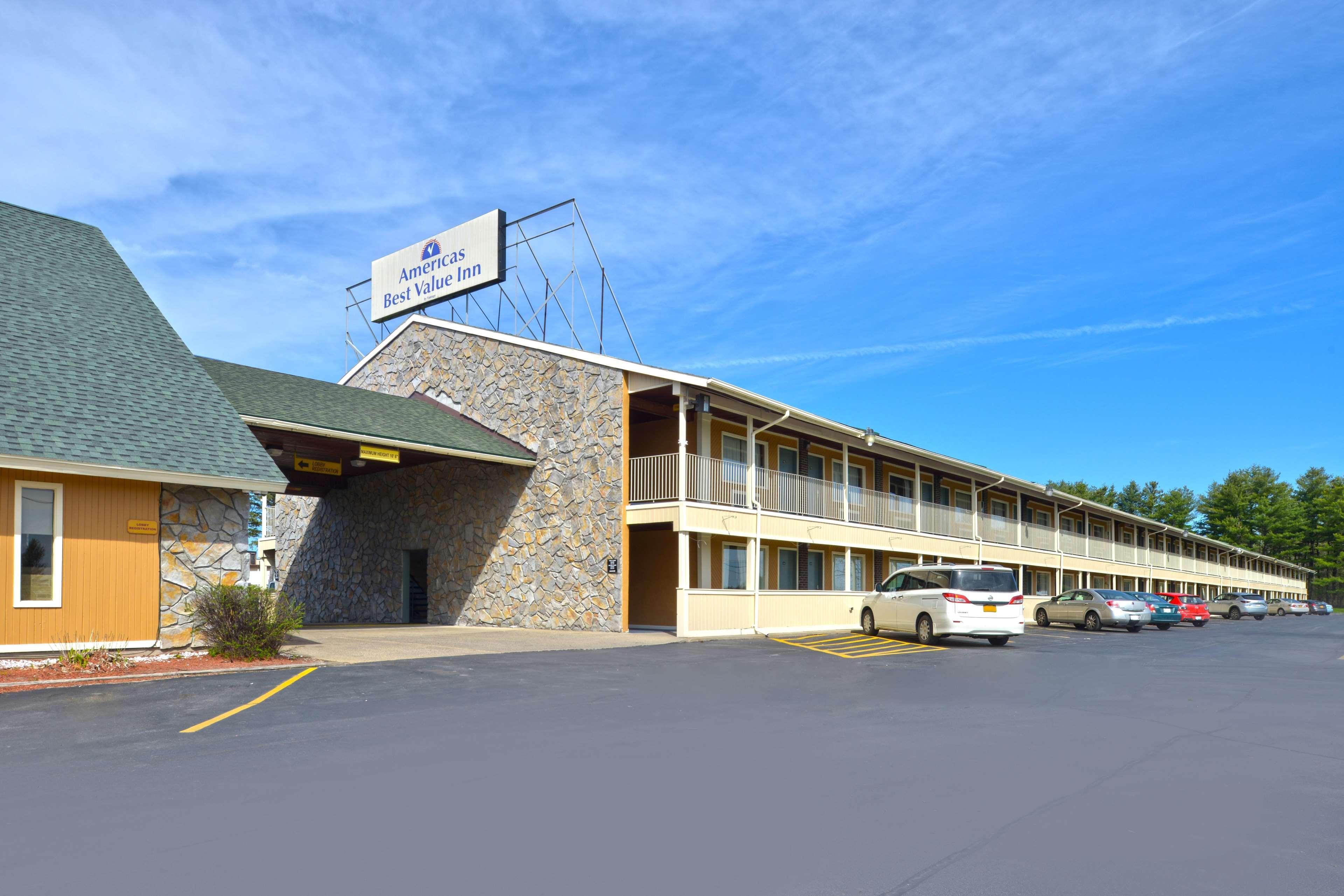 Americas Best Value Inn Plattsburgh Extérieur photo