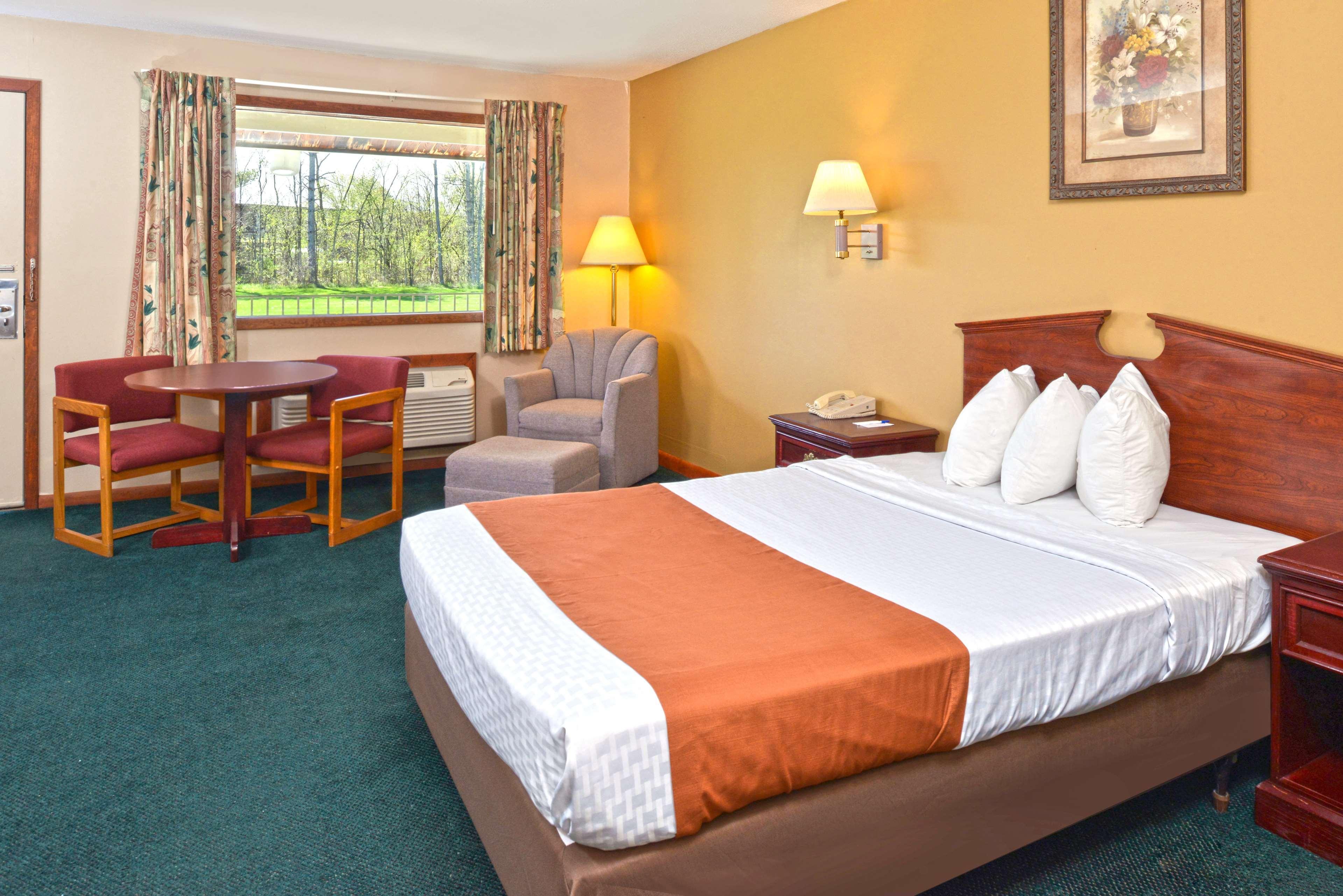 Americas Best Value Inn Plattsburgh Extérieur photo