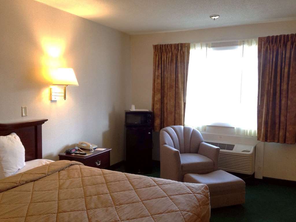 Americas Best Value Inn Plattsburgh Chambre photo