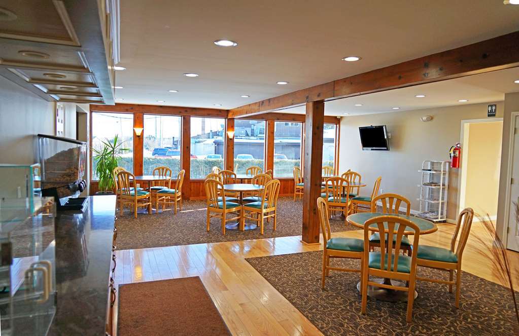 Americas Best Value Inn Plattsburgh Restaurant photo