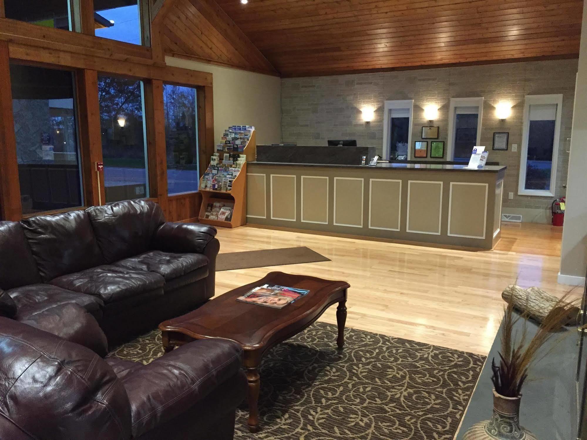 Americas Best Value Inn Plattsburgh Extérieur photo