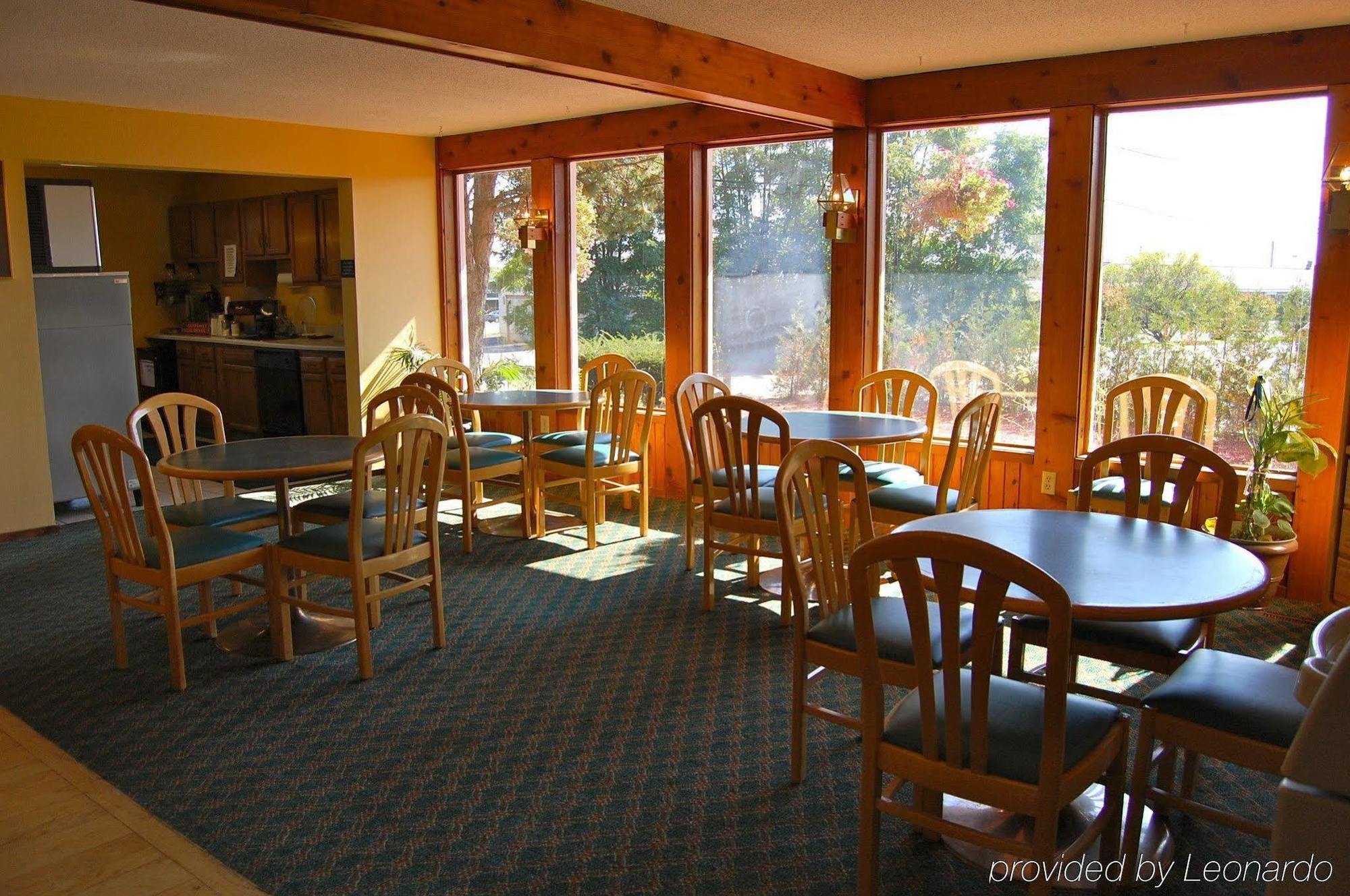 Americas Best Value Inn Plattsburgh Restaurant photo