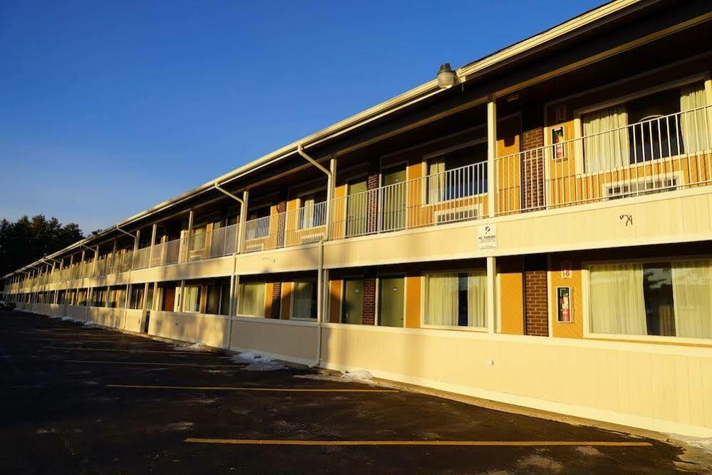 Americas Best Value Inn Plattsburgh Extérieur photo